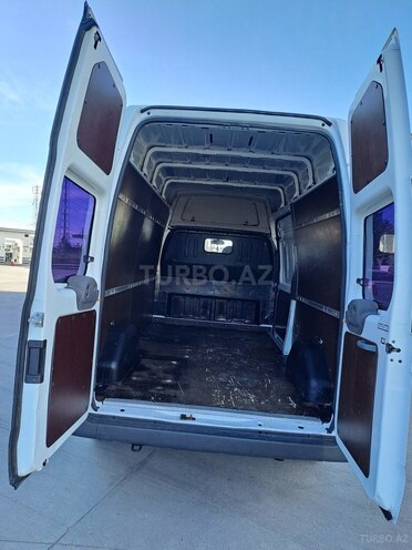 Ford Transit-5