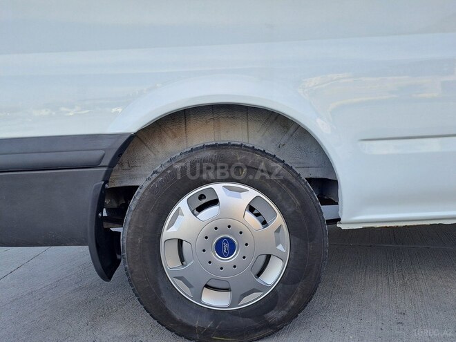 Ford Transit-4