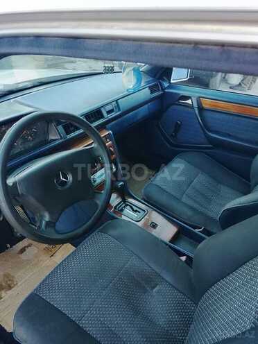 Mercedes 300 D-6