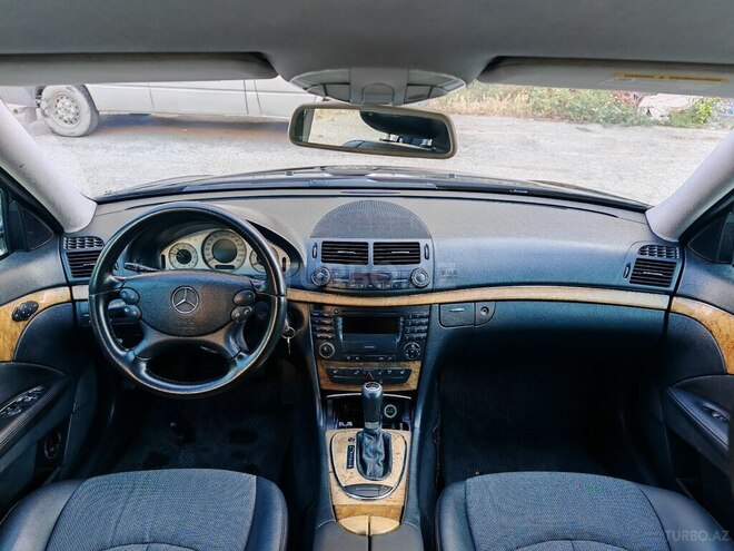 Mercedes E 220-2