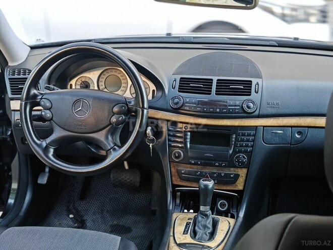 Mercedes E 220-10