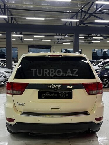 Jeep Grand Cherokee-3