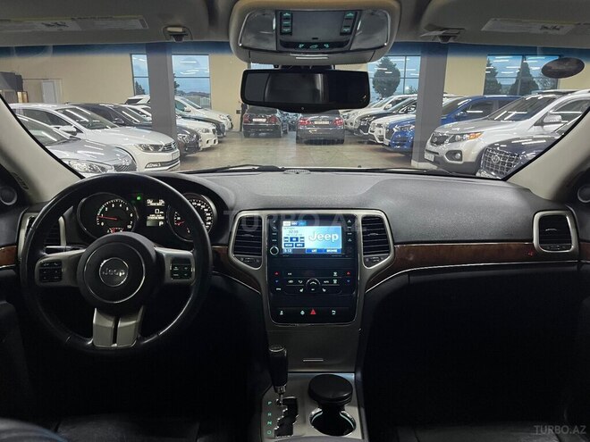 Jeep Grand Cherokee-13