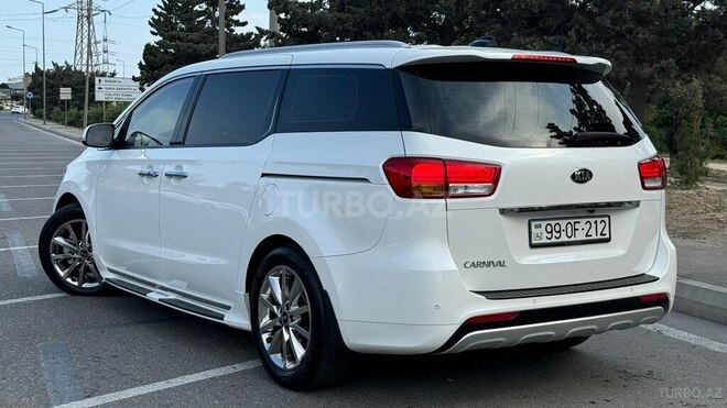 Kia Carnival-6