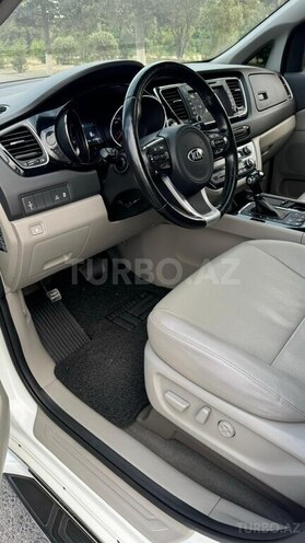 Kia Carnival-15