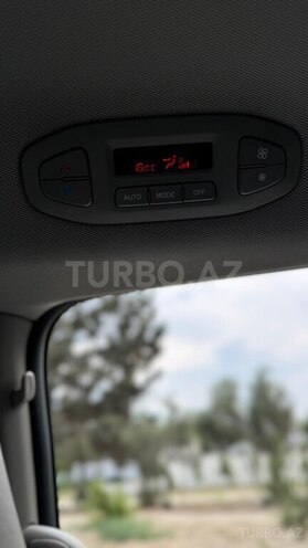 Kia Carnival-13