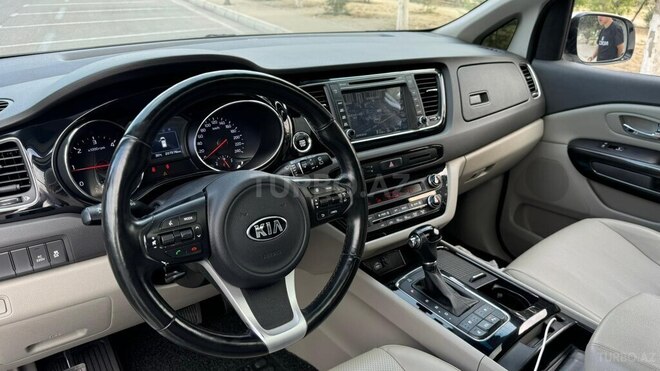 Kia Carnival-17