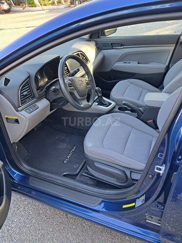 Hyundai Elantra-6
