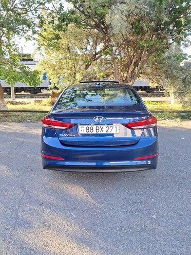 Hyundai Elantra-2