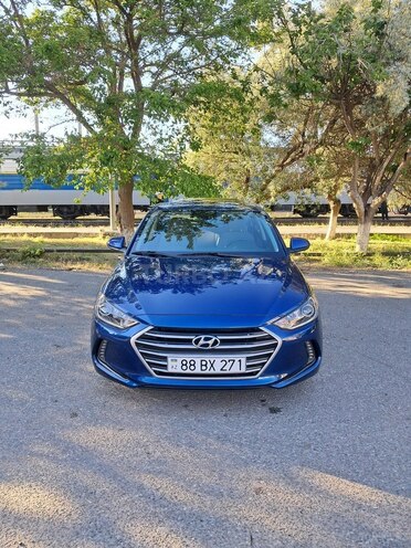 Hyundai Elantra-1