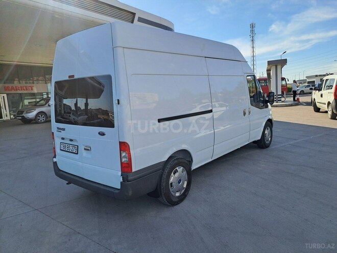 Ford Transit-7