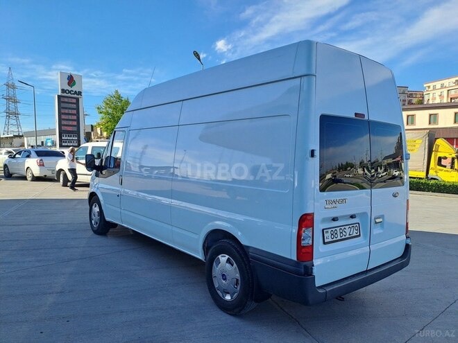 Ford Transit-8