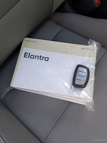 Hyundai Elantra-15