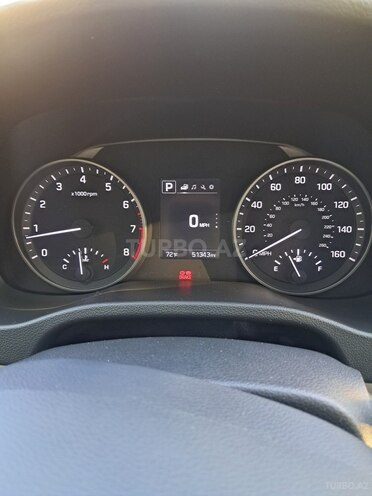 Hyundai Elantra-16