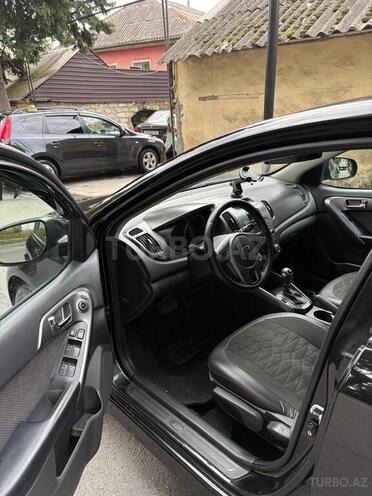 Kia Cerato-9