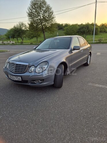 Mercedes E 220-1