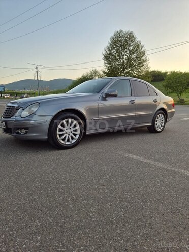 Mercedes E 220-2