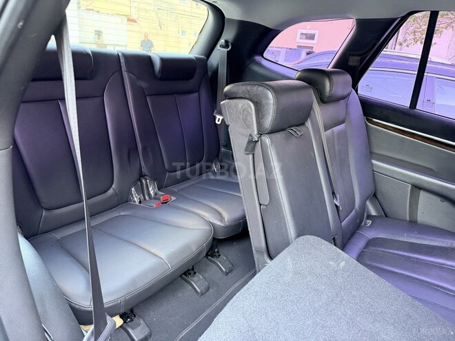 Hyundai Santa Fe-12