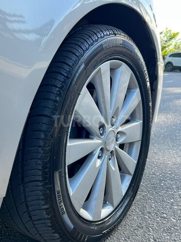 Hyundai Sonata-20