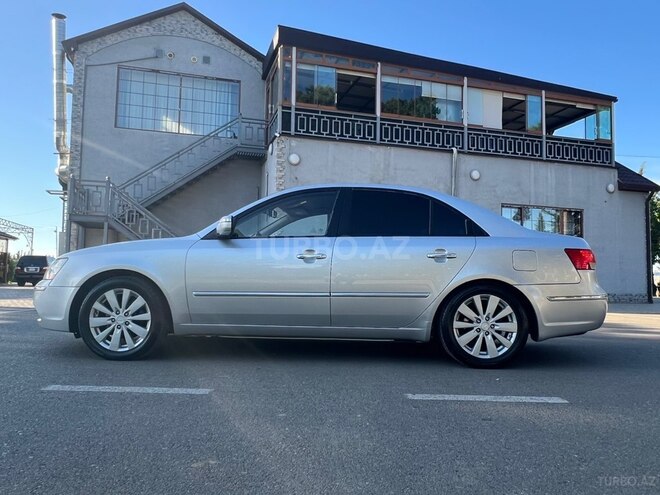 Hyundai Sonata-12