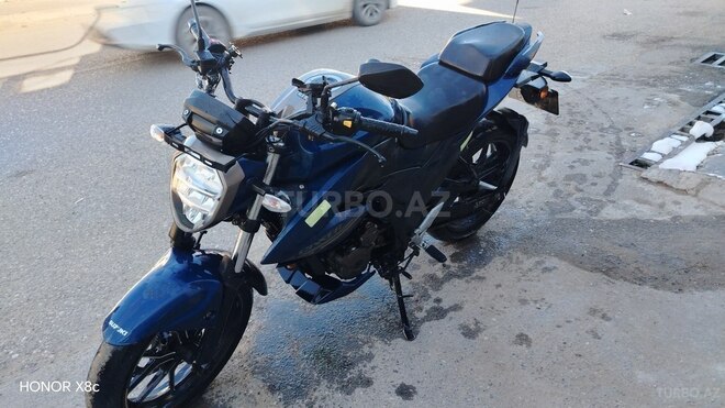 Suzuki V-Strom 250-1