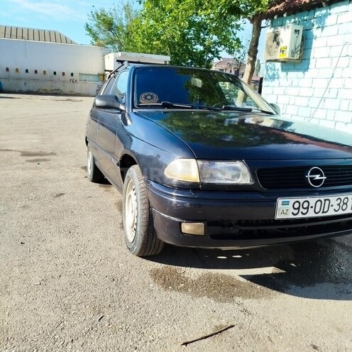 Opel Astra-2