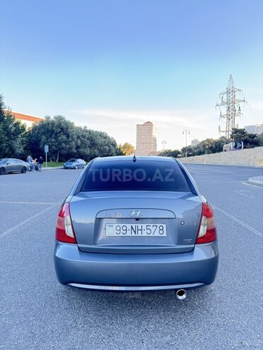 Hyundai Accent-4
