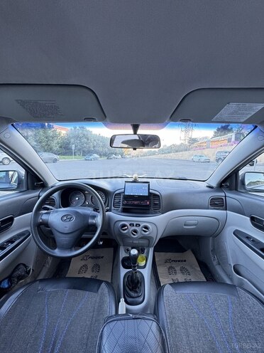 Hyundai Accent-5