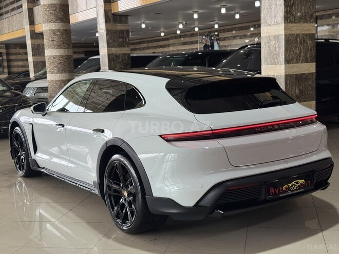 Porsche Taycan 4S Cross Turismo-10