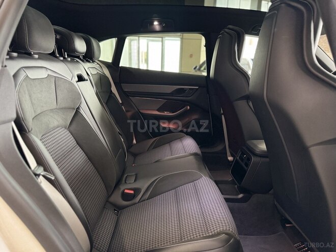 Porsche Taycan 4S Cross Turismo-15