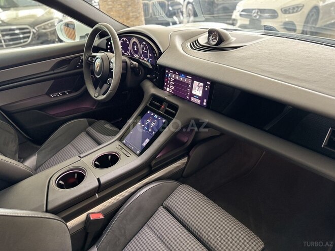 Porsche Taycan 4S Cross Turismo-17