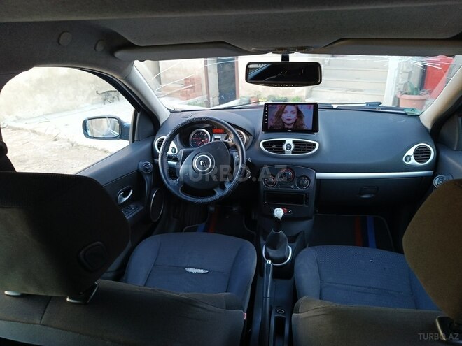 Renault Clio-2