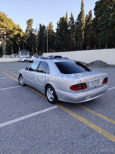 Mercedes E 220-4
