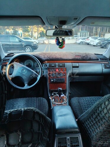 Mercedes E 220-8