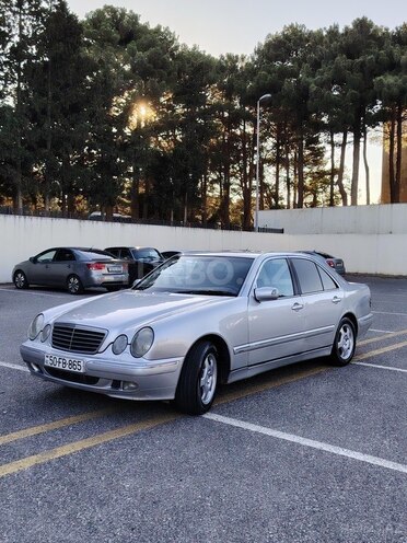 Mercedes E 220-3