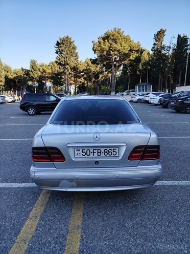 Mercedes E 220-7