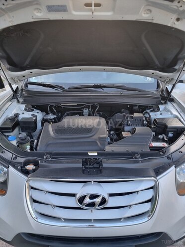 Hyundai Santa Fe-12