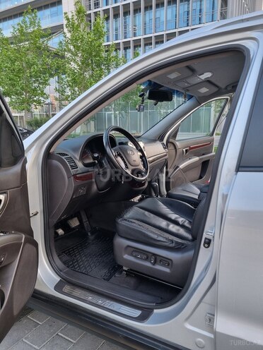 Hyundai Santa Fe-13