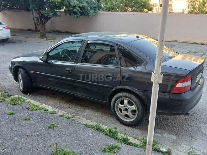 Opel Vectra-4