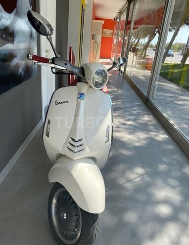 Vespa 946-1