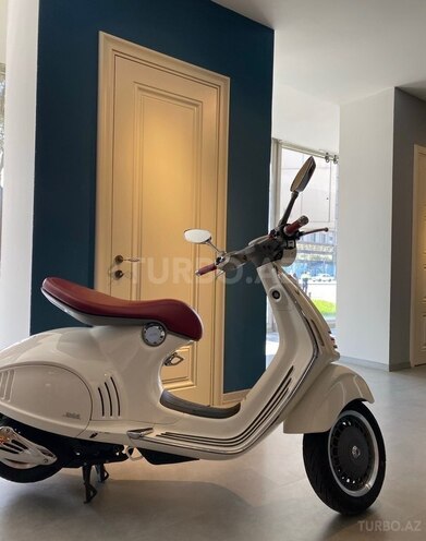 Vespa 946-4