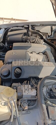 Mercedes E 240-13
