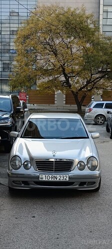 Mercedes E 240-12