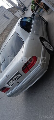 Mercedes E 240-19