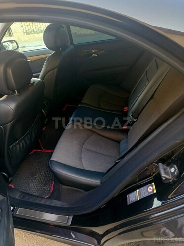 Mercedes E 220-6