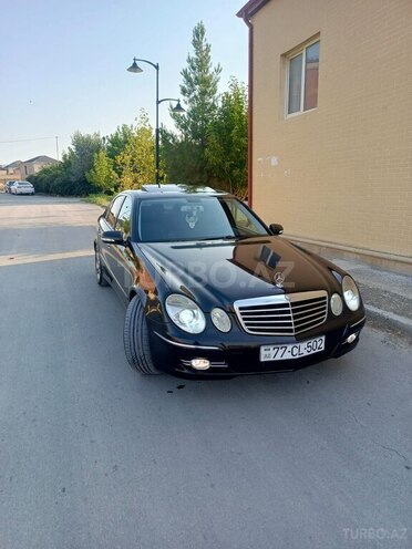 Mercedes E 220-1