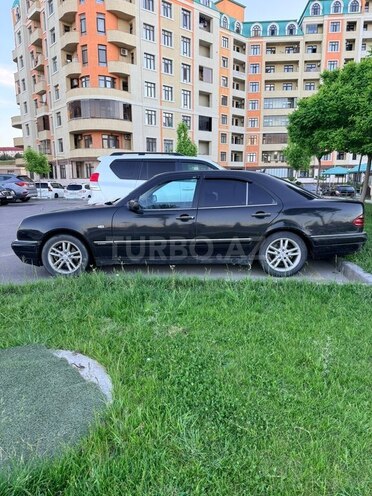 Mercedes E 200-6