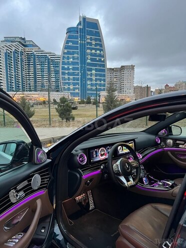 Mercedes E 300-4