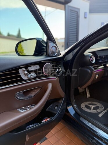 Mercedes E 300-17