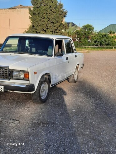 LADA (VAZ) 2107-2